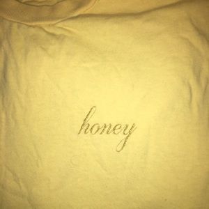 Yellow honey 💛💛 T shirt brandy Melville